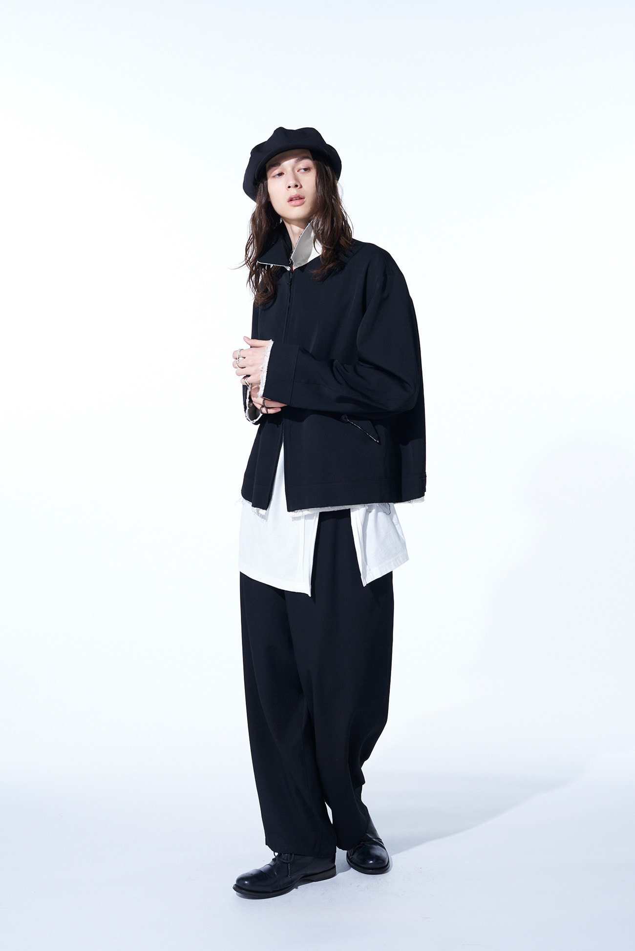 WASHER FINISHED WOOL GABARDINE OVERSIZED REVERSIBLE ZIPPER BLOUSON WITH CUT-OUT DESIGN