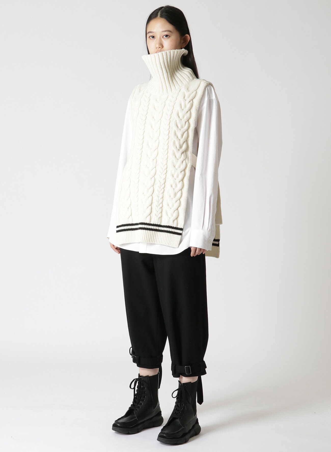 WOOL CABLE KNITTED WEARABLE PONCHO