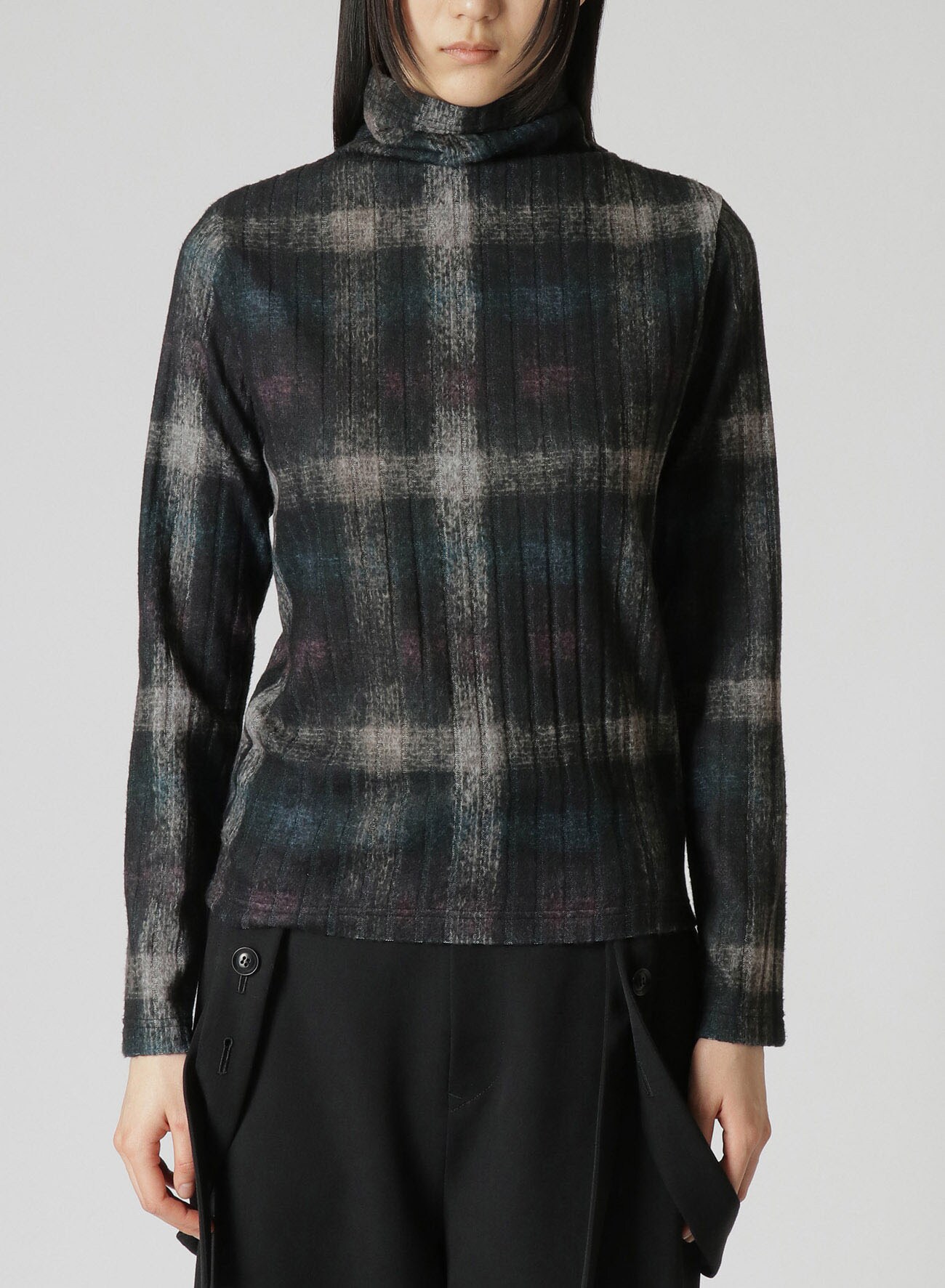 UNEVEN BLURRED CHECK PRINT LONG SLEEVE HIGH NECK T