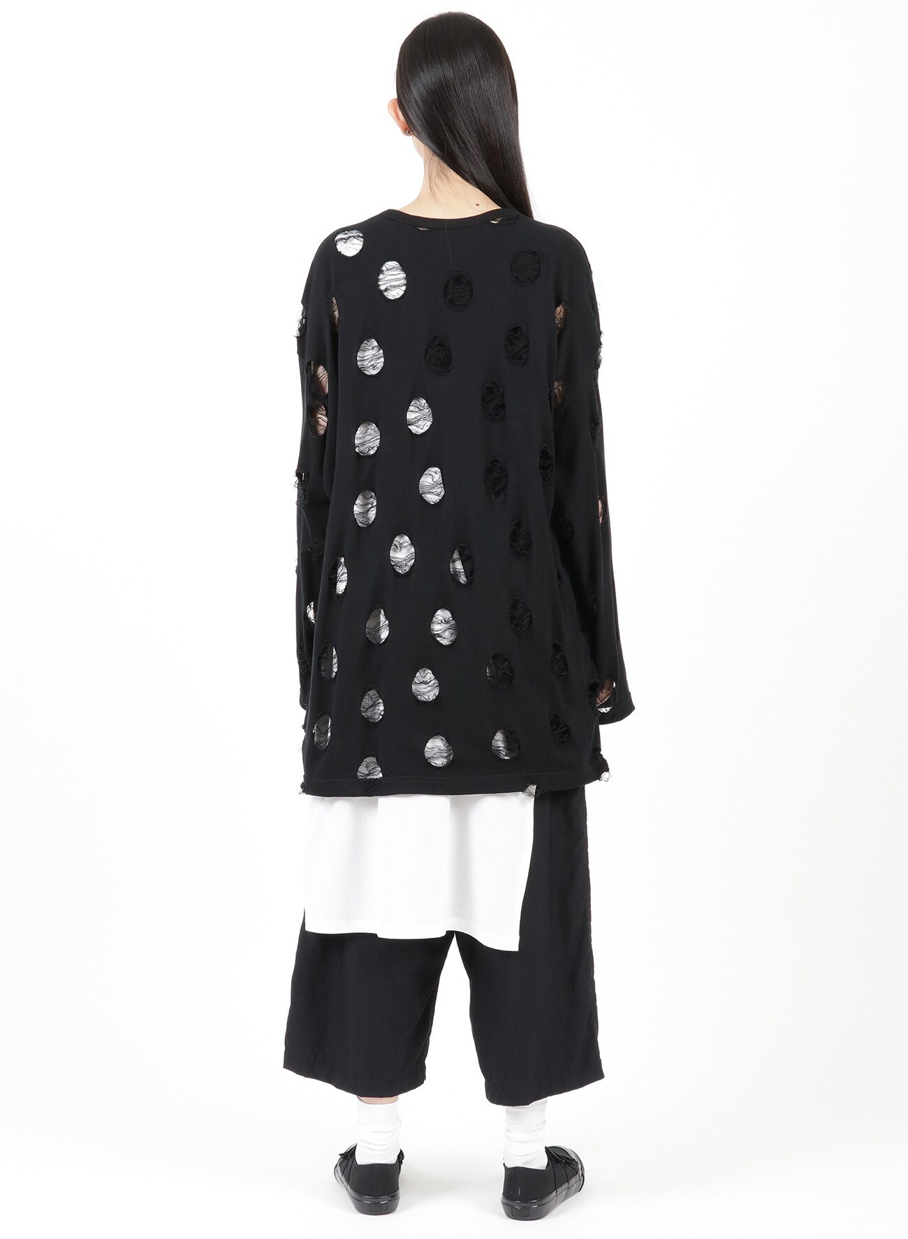DOTTED PLAIN STITCH ROUND NECK LONG SLEEVE T