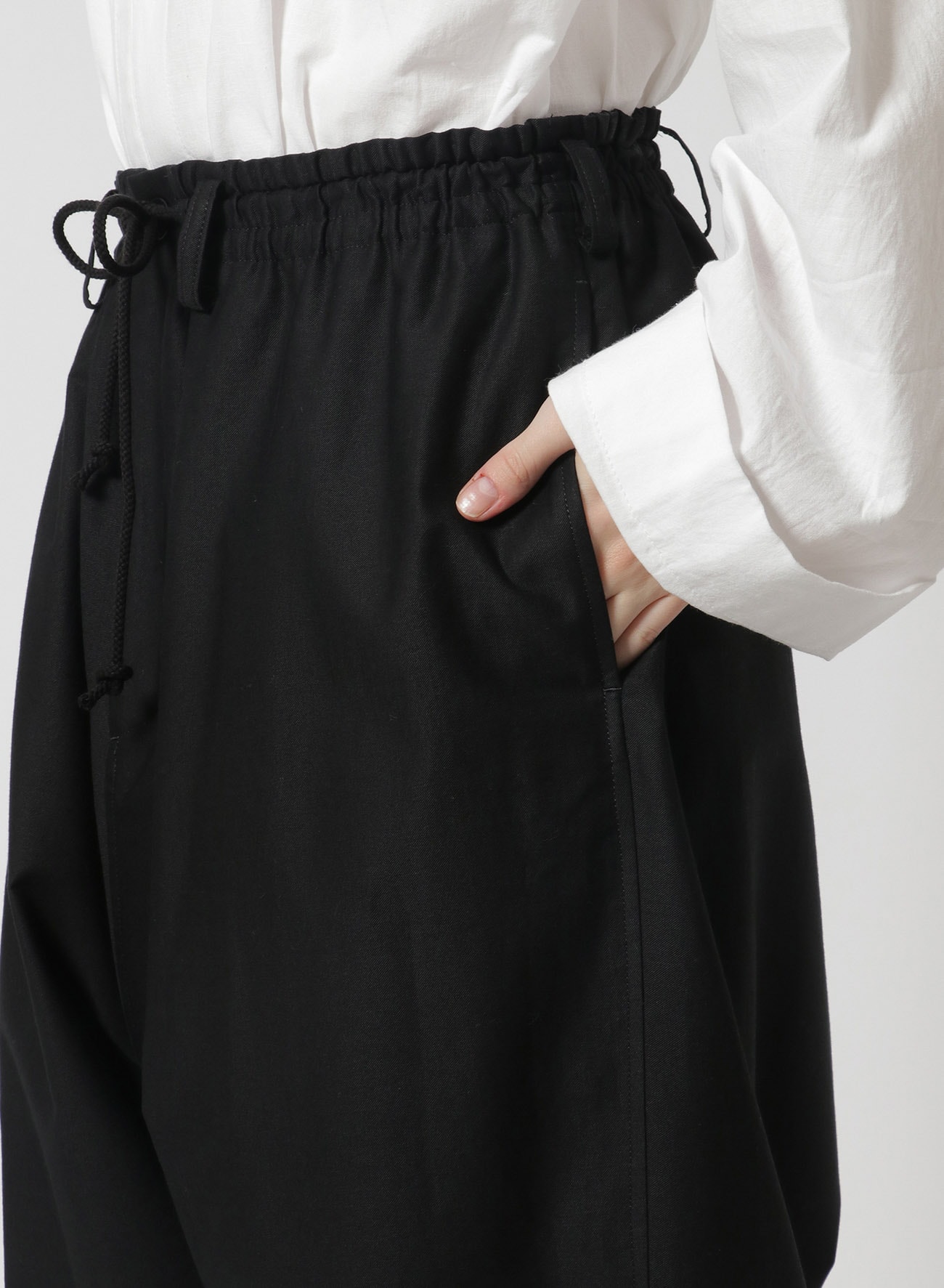 [Y's-Black Name] BLACK TWILL SAROUEL PANTS WITH BUTTON-UP HEMS