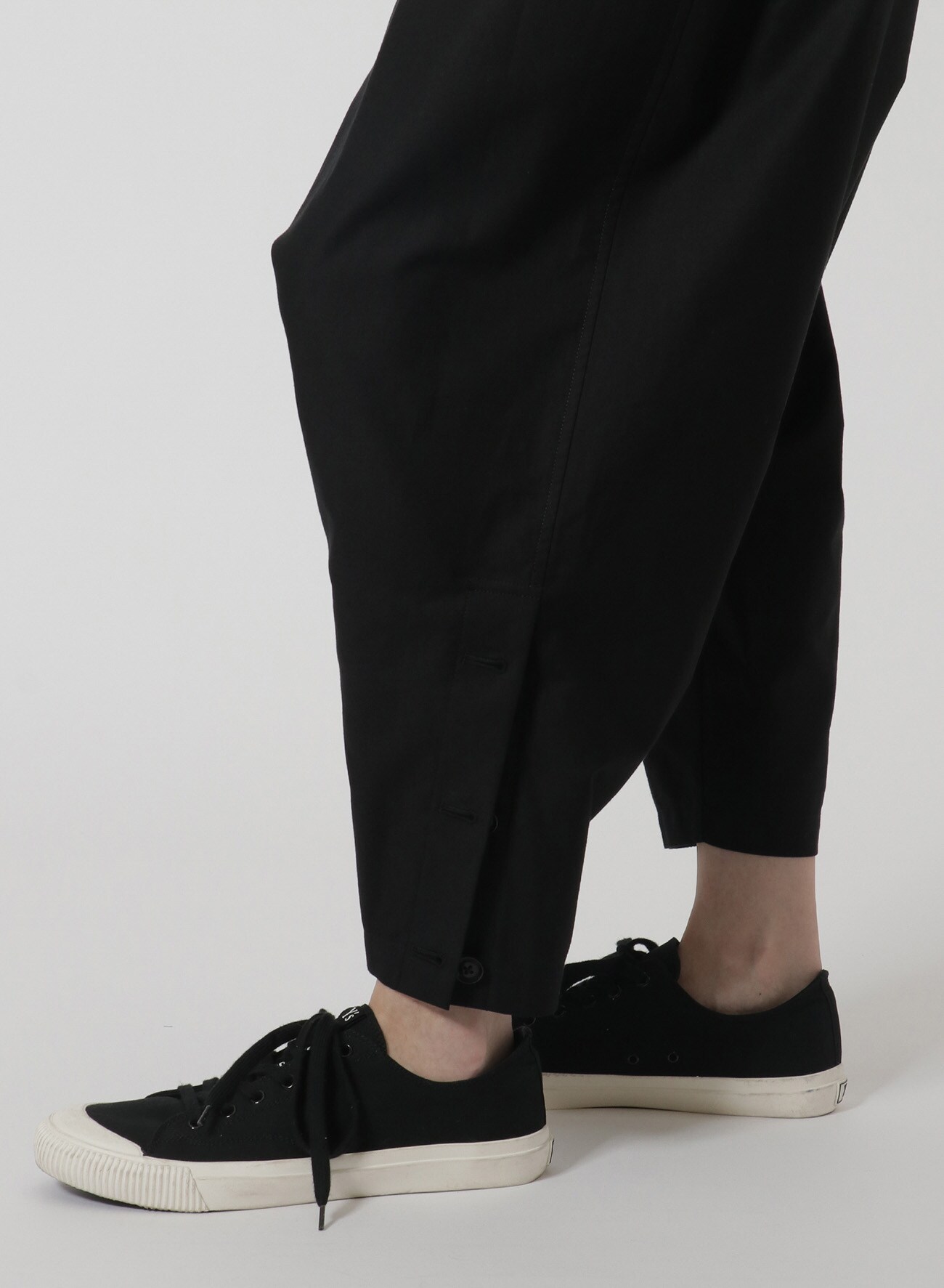 [Y's-Black Name] BLACK TWILL SAROUEL PANTS WITH BUTTON-UP HEMS