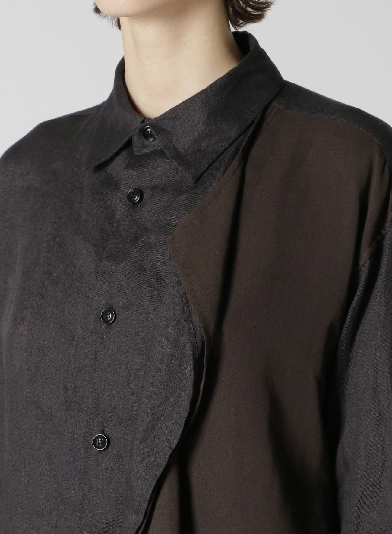LINEN + POLYESTER/COTTON BLOUSE WITH LEFT FLAP	