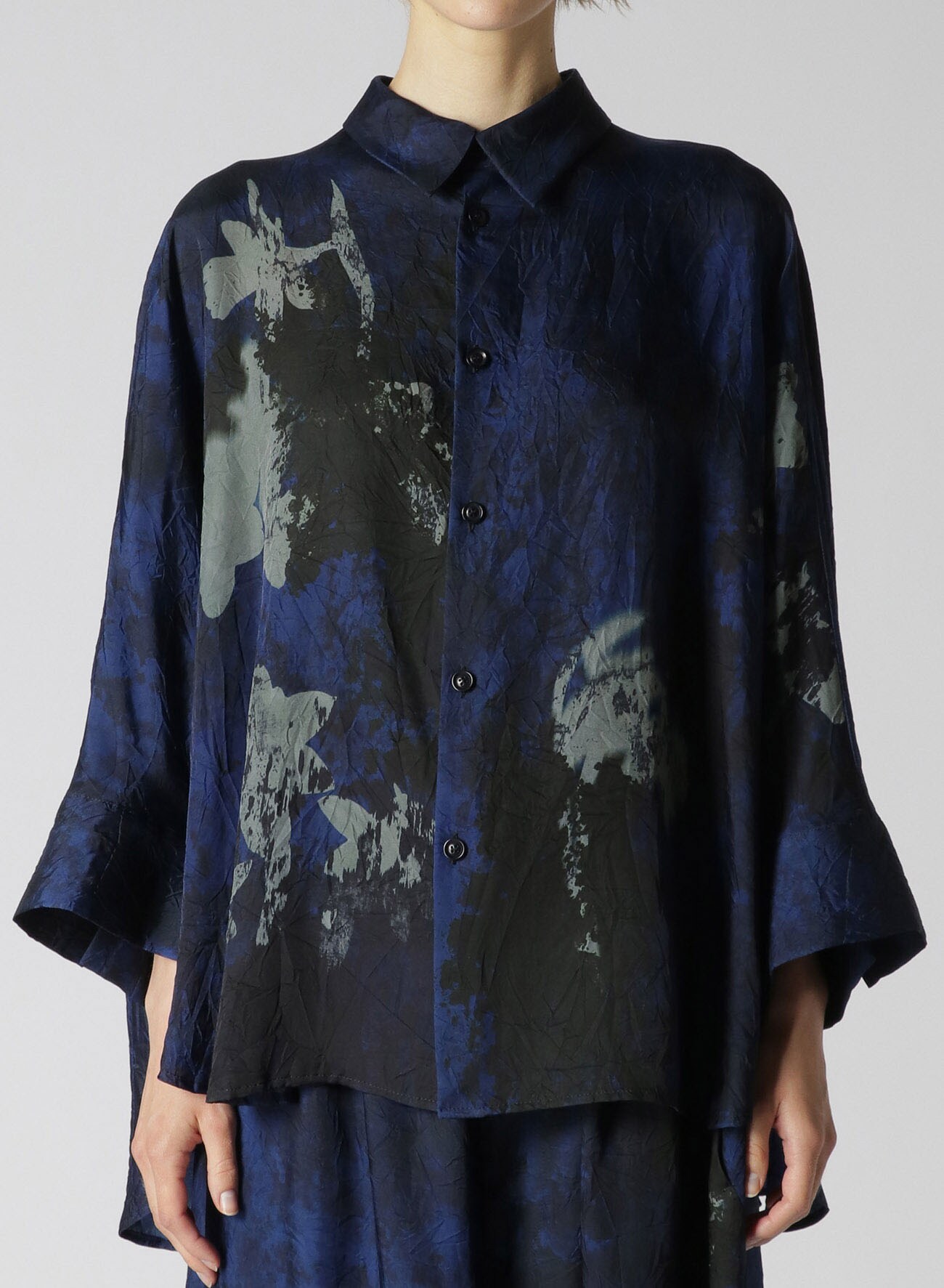 WRINKLED CUPRO SHIRT WITH FLOWER PRINT	