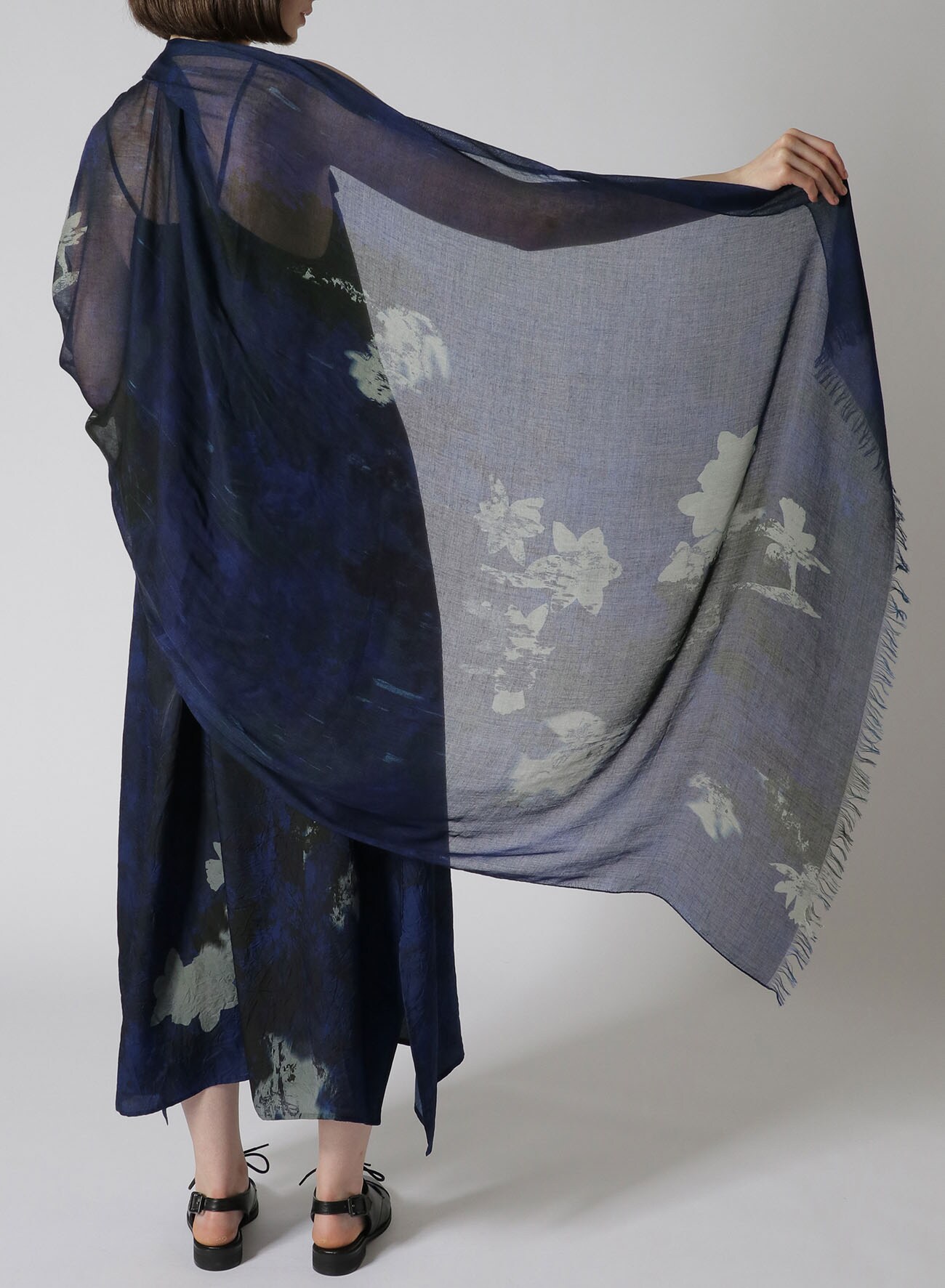 RAYON/SILK ABSTRACT FLOWER PRINT STOLE	