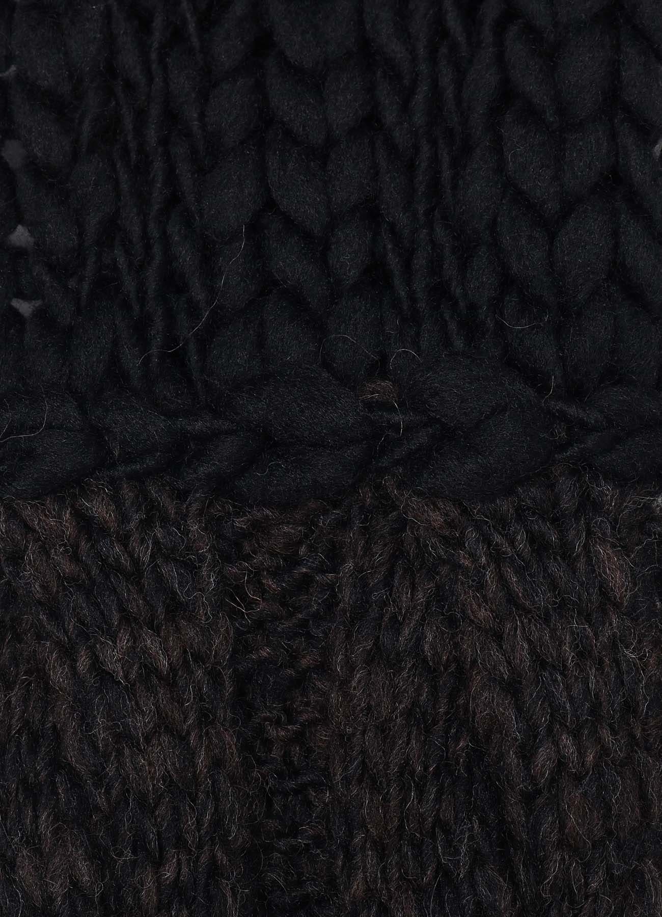 PATCHED KNITTED SCARF