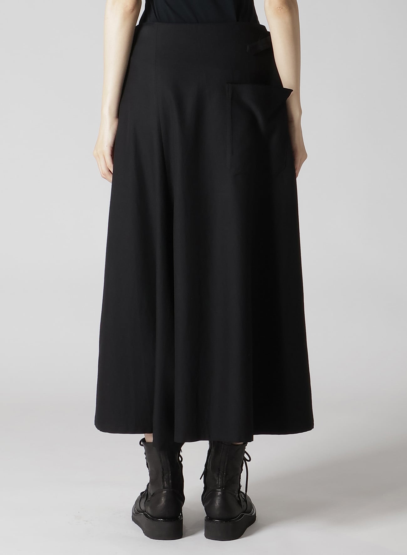 【9/13 12:00(JST) Release】RY/W GABARDINE ASYMMETRIC FLARE PANTS