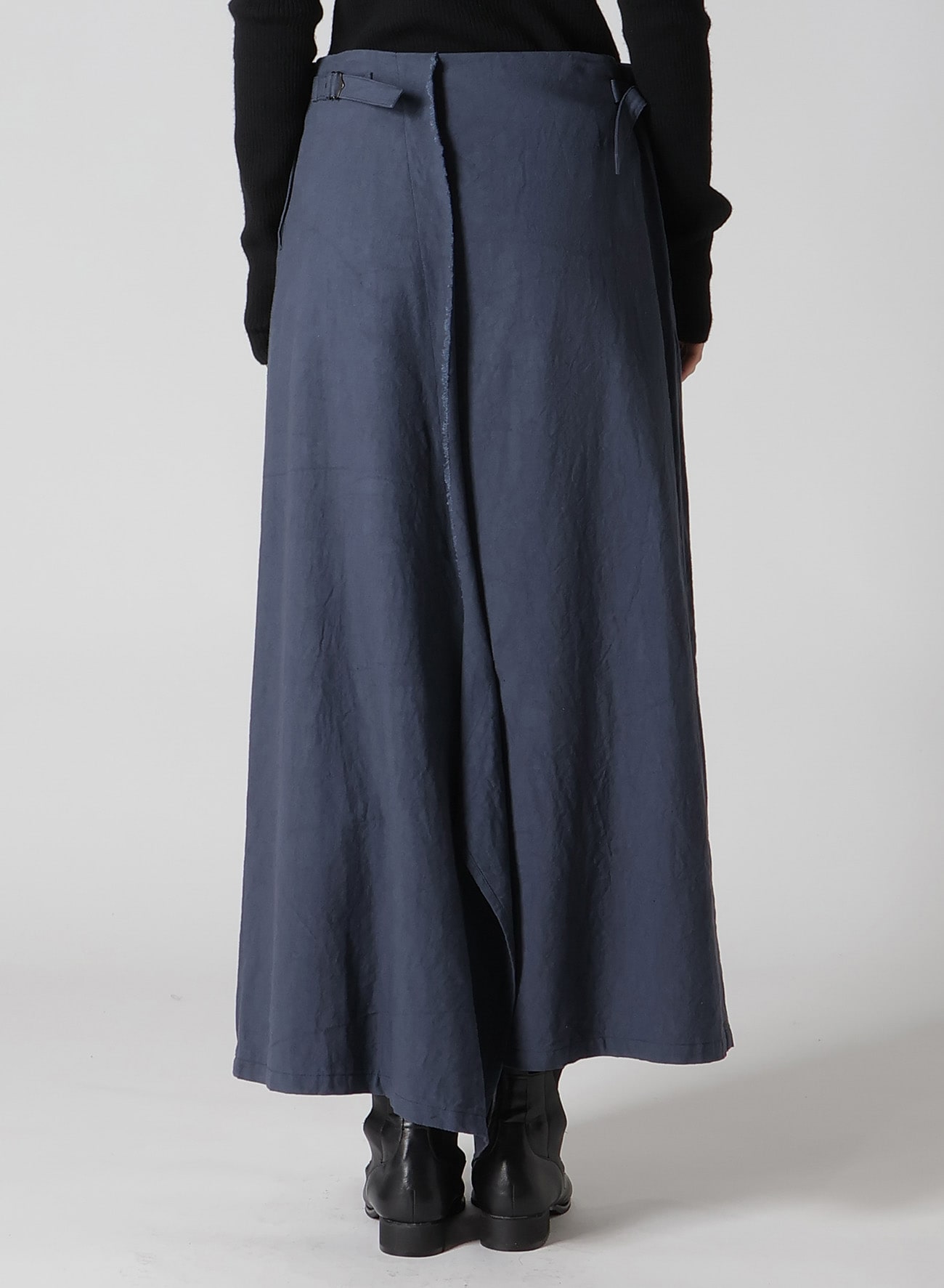 【8/2 12:00(JST) Release】TWILL GARMENT WASH LEFT SIDE PATCH SKIRT PANTS