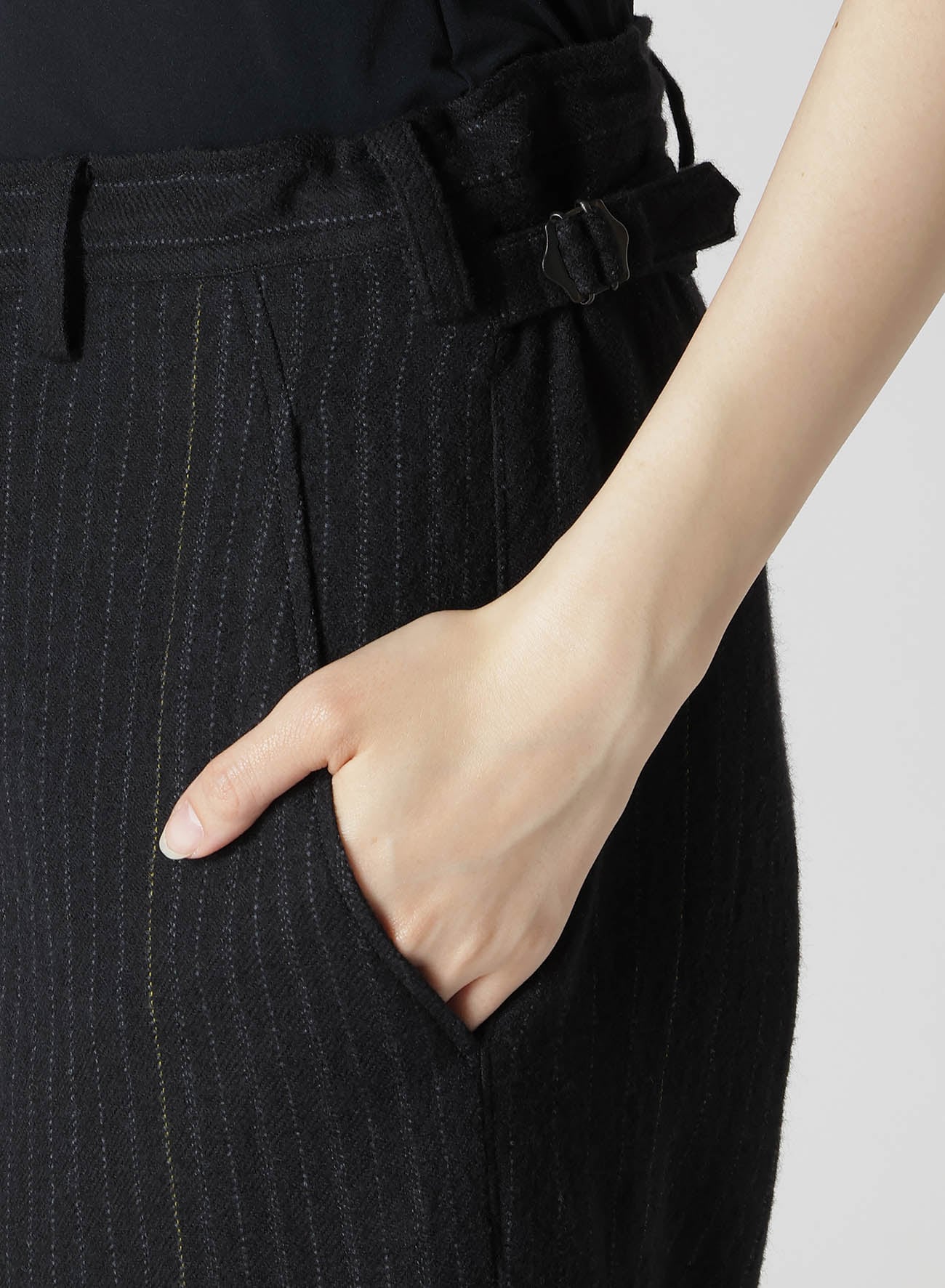 【9/13 12:00(JST) Release】WOOL PINSTRIPE TAPERED PANTS