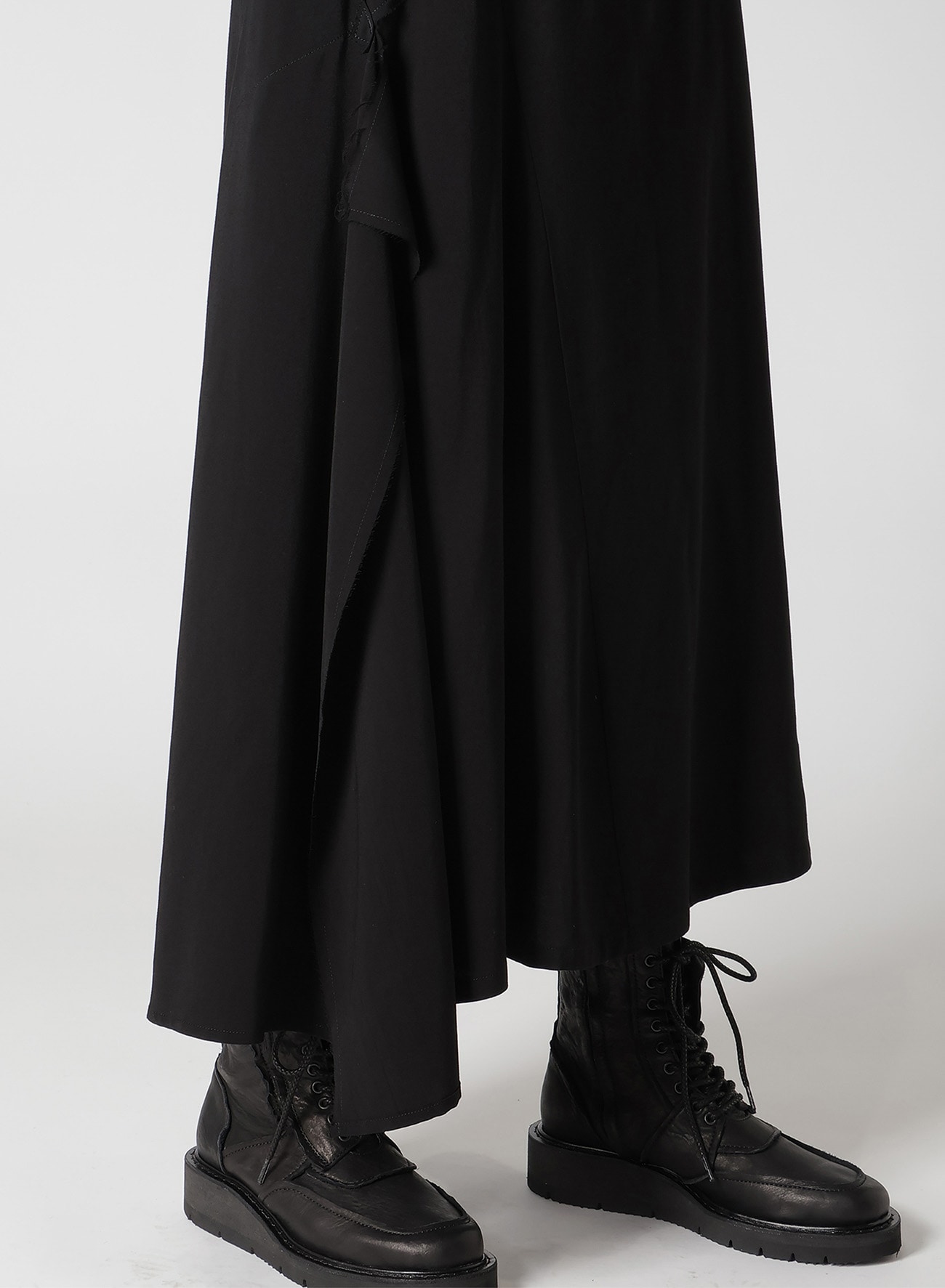 【8/2 12:00(JST) Release】HARD TWISTED GABARDINE RIGHT SIDE SLIT FLARE SKIRT