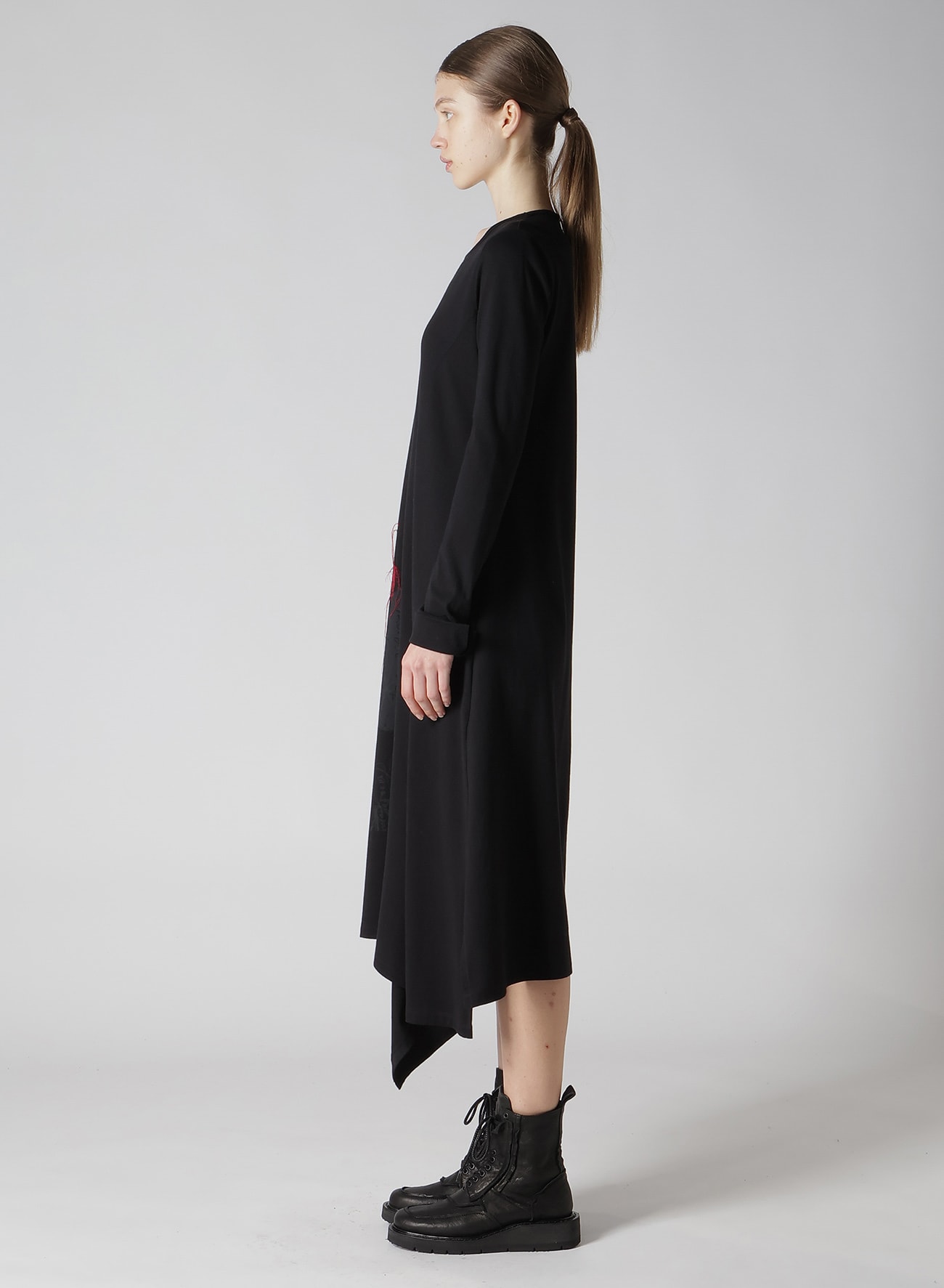 【9/13 12:00(JST) Release】CHALK PRINT & STITCH LEFT SLIT DRESS