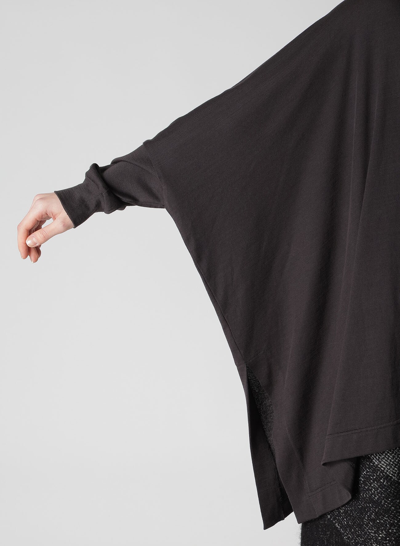 【9/13 12:00(JST) Release】40/2 GAUZE JERSEY ROUND SLEEVE PONCHO