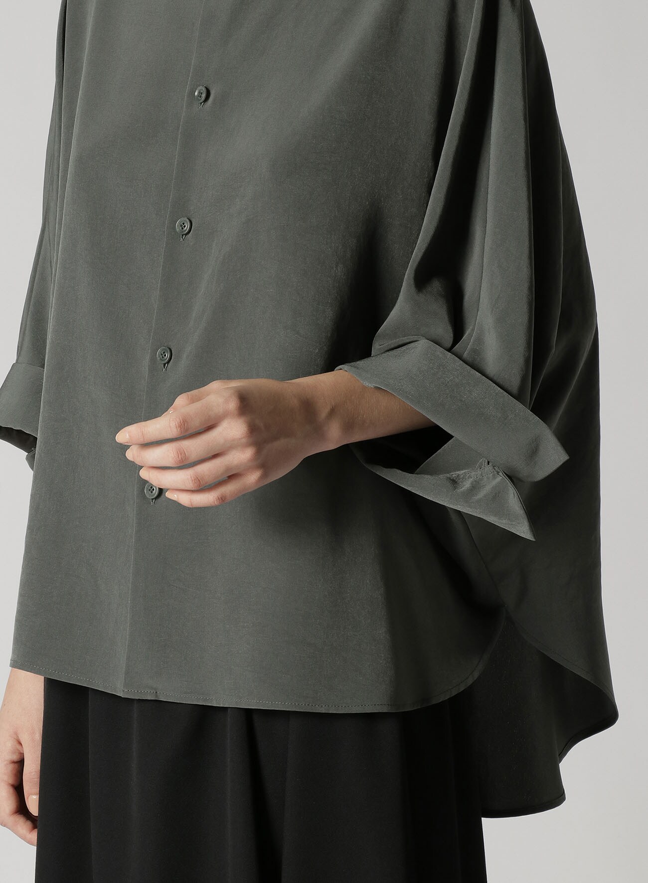 SHORT SLEEVE CAPE-SHIRT