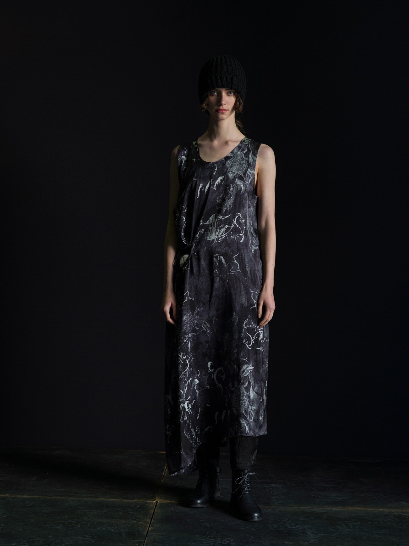 【LES ARTS GRAPHIQUES】 12 MOMME Si/SATIN BLACK WALL RIGHT GATHER HOLE DRESS