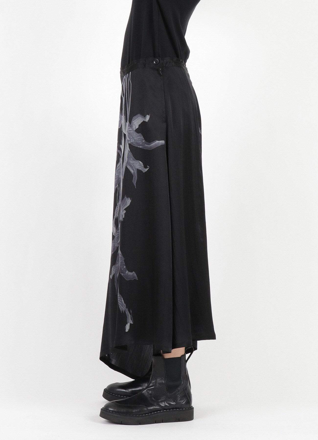 【LES ARTS GRAPHIQUES】 12 MOMME Si/SATIN BANANA LEAVE RIGHT LAYER SKIRT