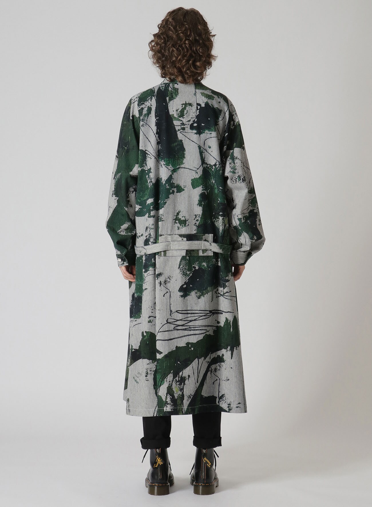 COTTON HICKORY SURGICAL GOWN WITH ABSTRACT PRINT