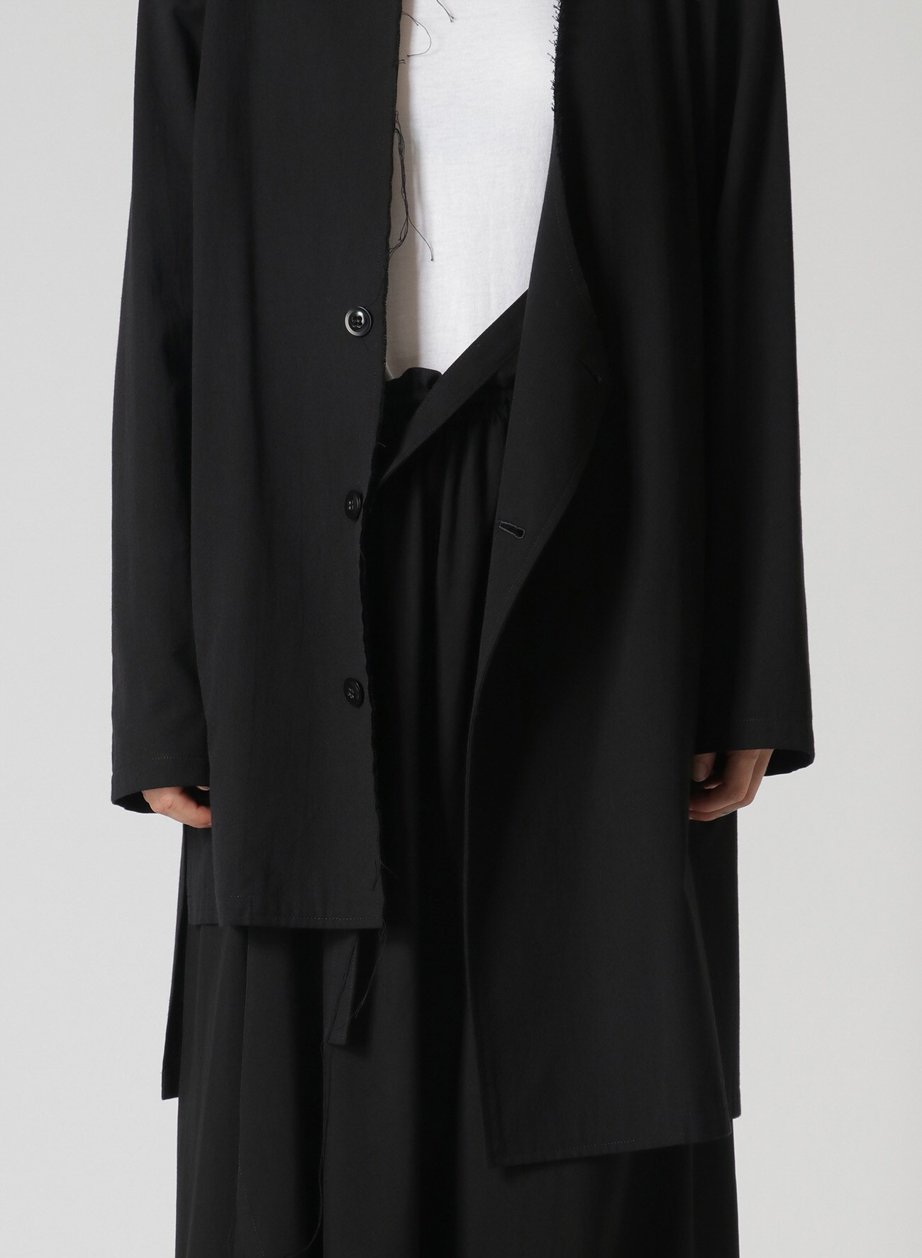 COTTON/RAYON OXFORD CLOTH COLLARLESS ASYMMETRIC JACKET