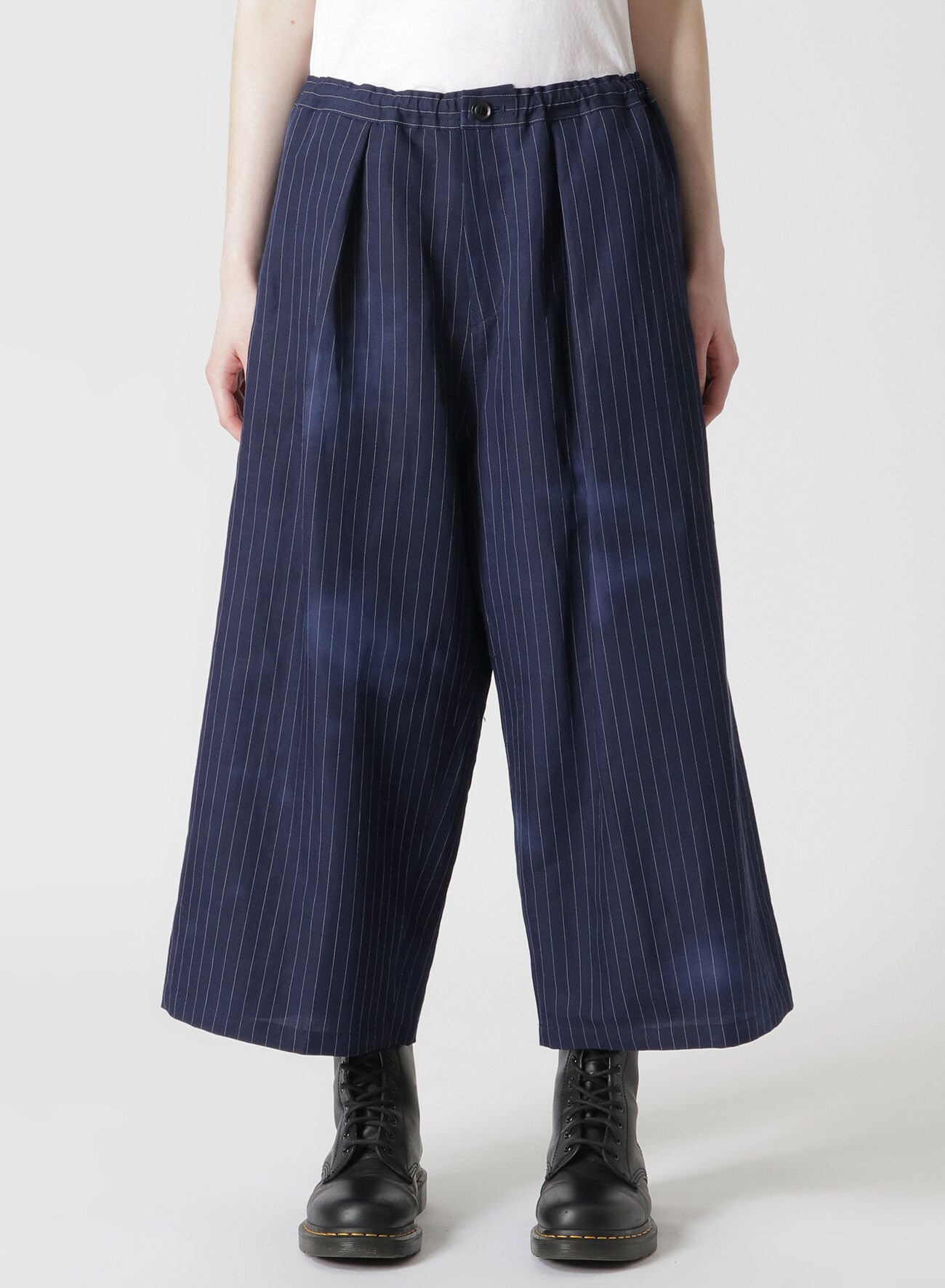 LINEN/COTTON PIN-STRIPED UNEVENLY DYED WIDE LEG PLEATED PANTS	