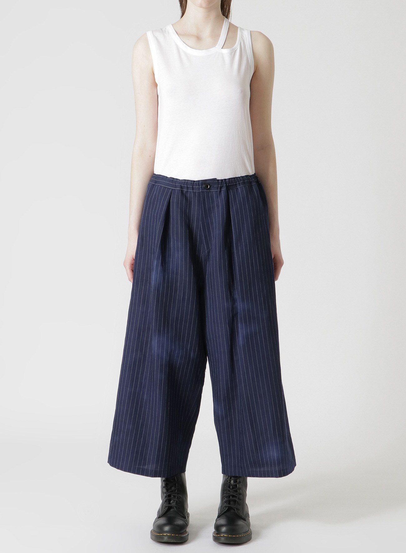 LINEN/COTTON PIN-STRIPED UNEVENLY DYED WIDE LEG PLEATED PANTS	
