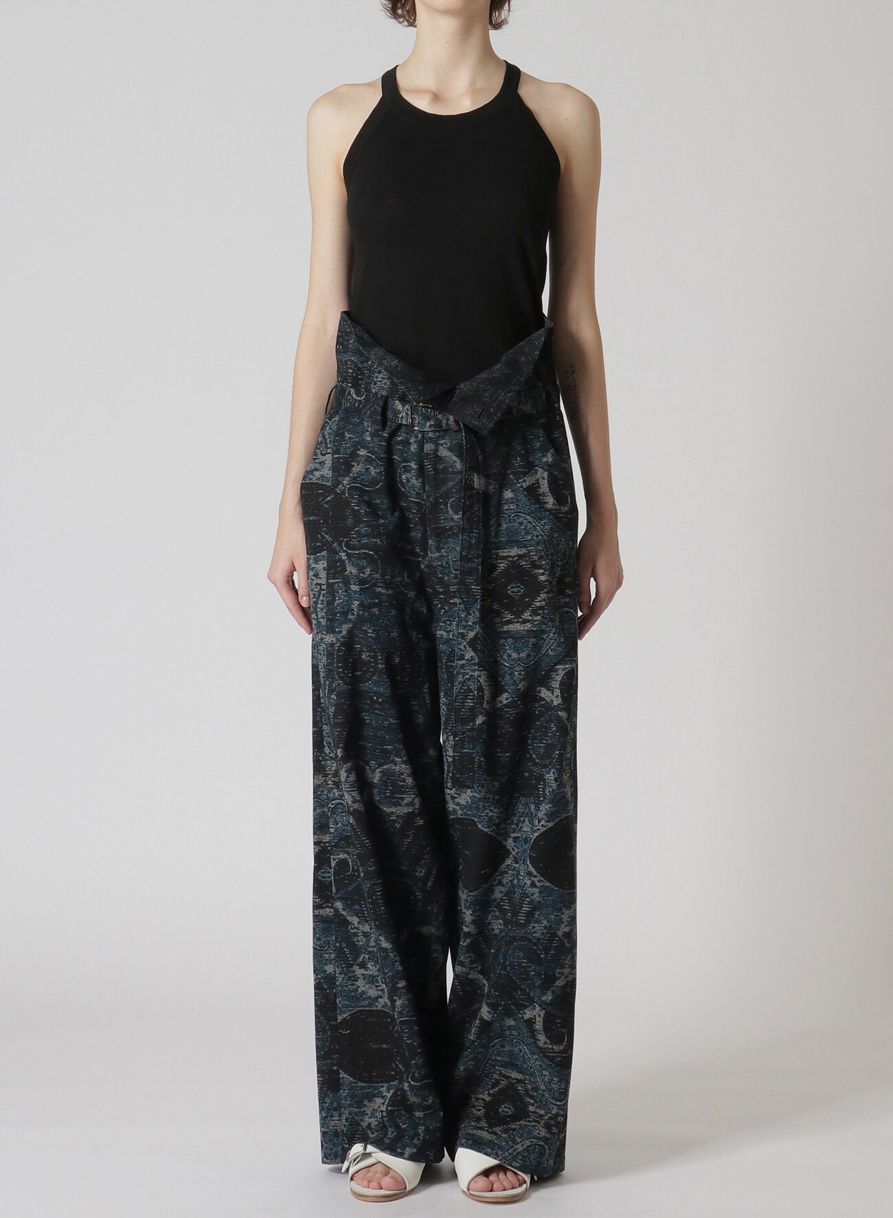 HIGH WAISTED PANTS WITH INDIAN JACQUARD PRINT