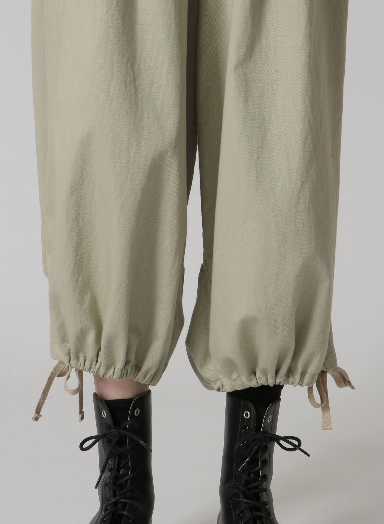[Y's BORN PRODUCT]COTTON TWILL BACK TUCK PANTS