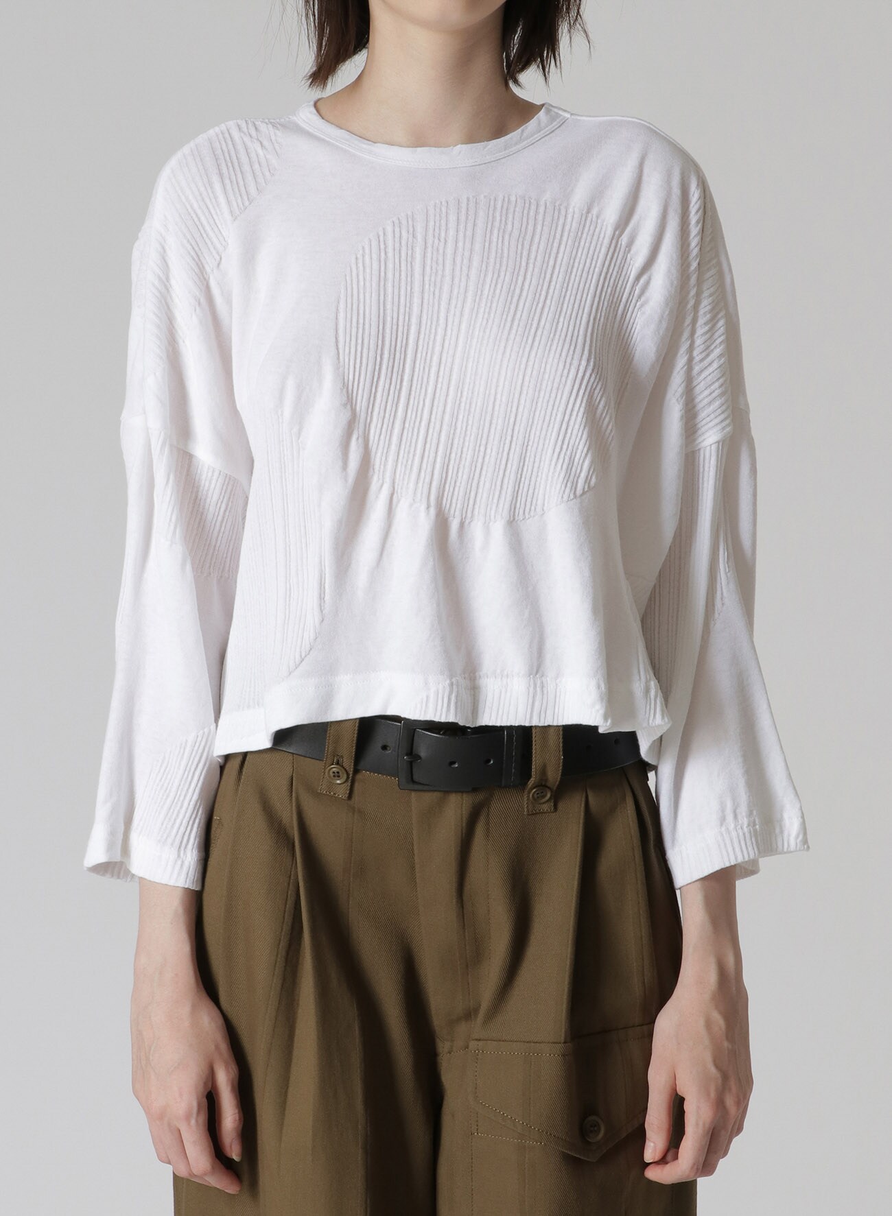 TOP WITH STRIPED CIRCLE DETAILS