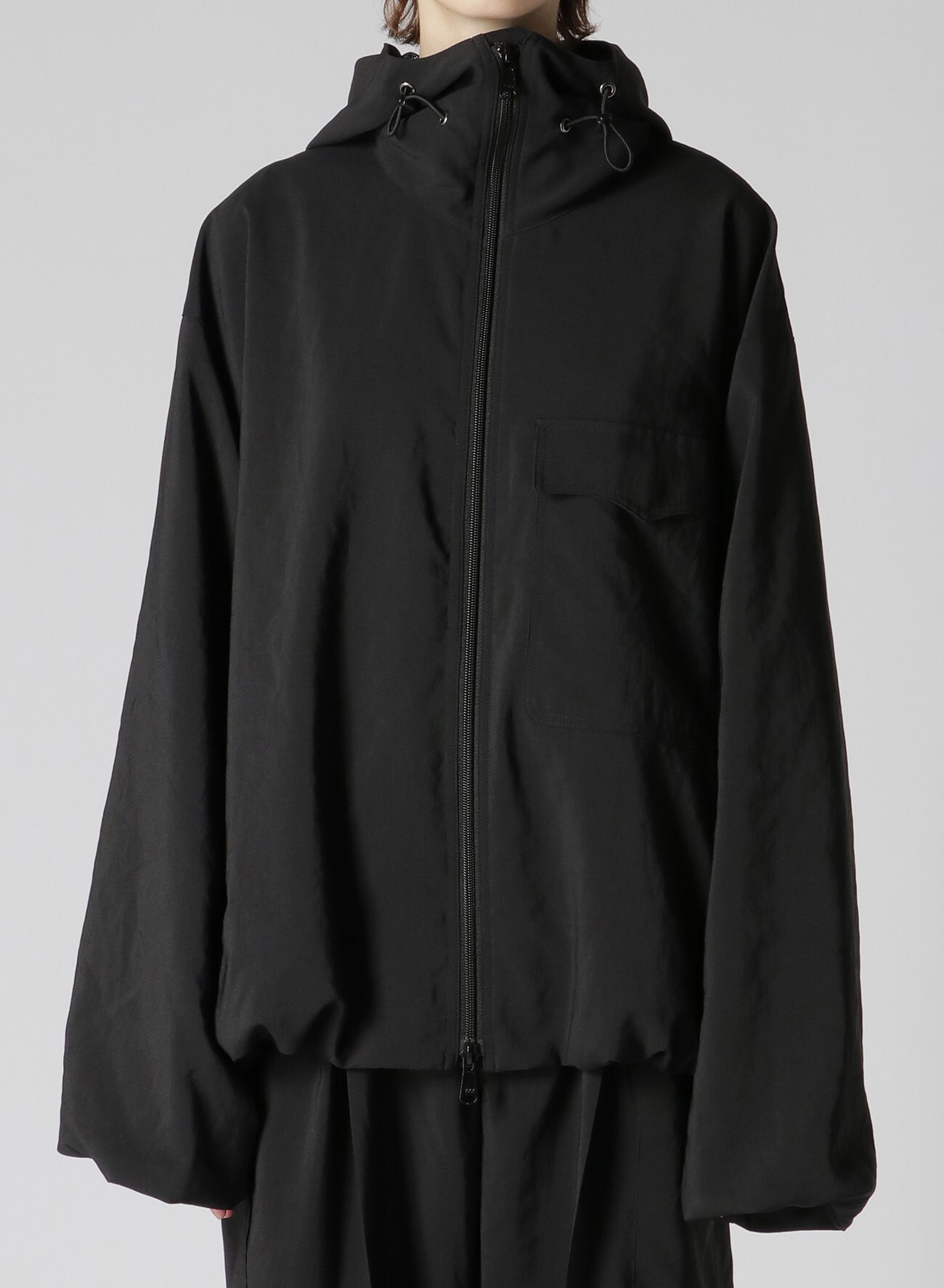 HIGH-TWIST POLYESTER STRETCH HOODED BLOUSON